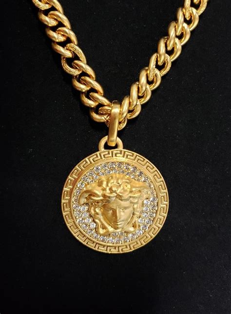 cadena de oro versace|versace necklace real gold.